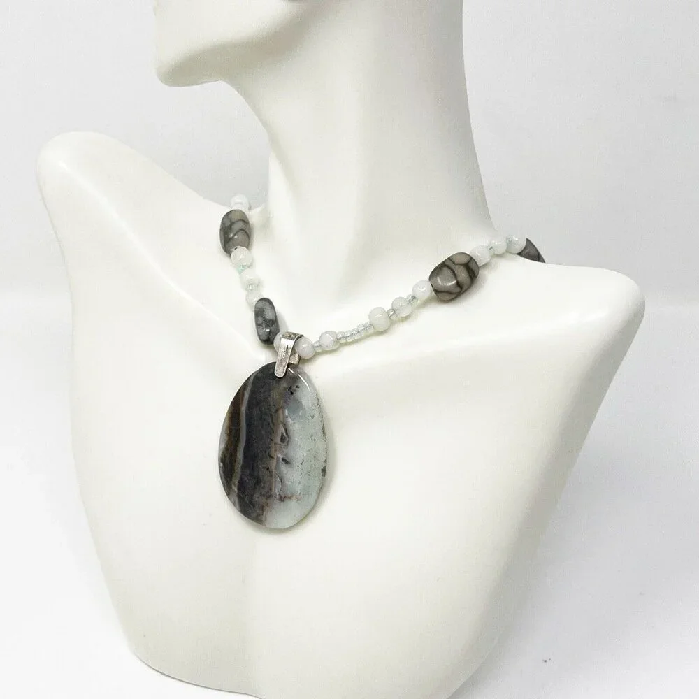 Artisan 925 Sterling Silver Banded Agate Stone Pendant Statement Necklace